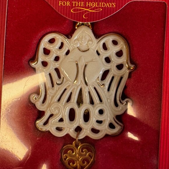 Lenox 2009 A Year To Remember Angel Ornament Ivory Porcelain Gold Accents 4" NIB - Picture 2 of 4